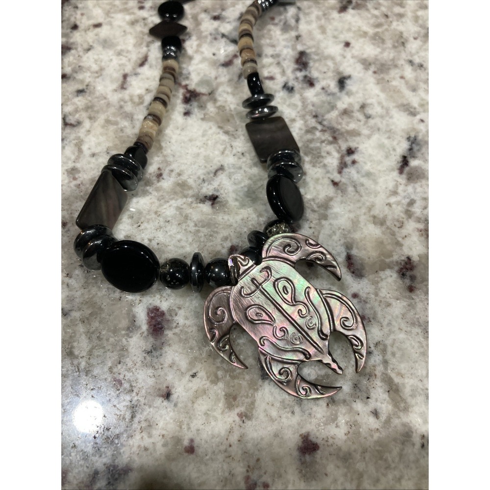 Handcrafted Abalone Turtle And Mother Of Pearl Necklace Folk Art Beautiful - Picture 4 of 7